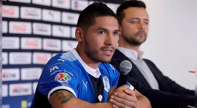 Joel Sánchez durante su presentación en el Querétaro.