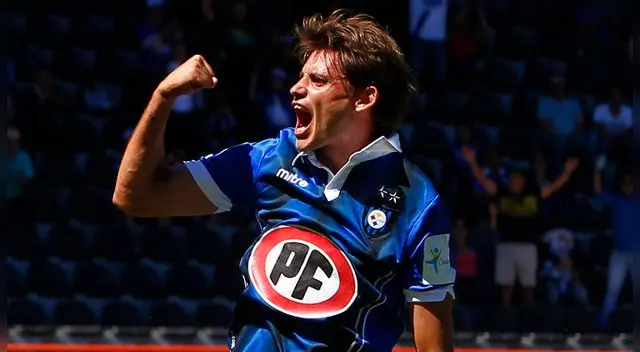 Omar Merlo celebra un gol con Huachipato.