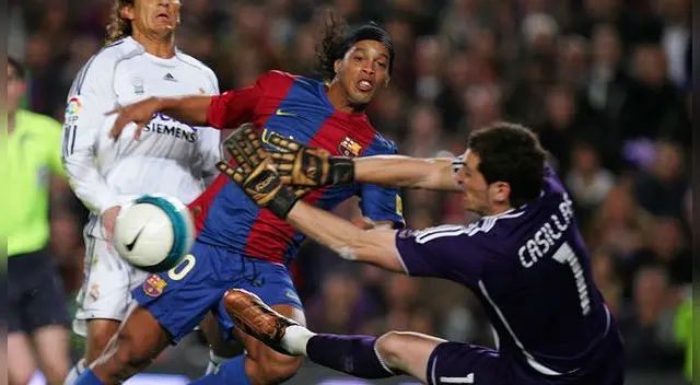 El golazo de Ronaldinho a Iker Casillas. Foto: EFE El golazo de Ronaldinho a Iker Casillas. Foto: EFE