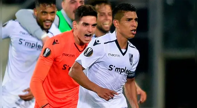 Paolo Hurtado anotó golazo de cabeza pero el VAR se demoró en convalidarlo [VIDEO]