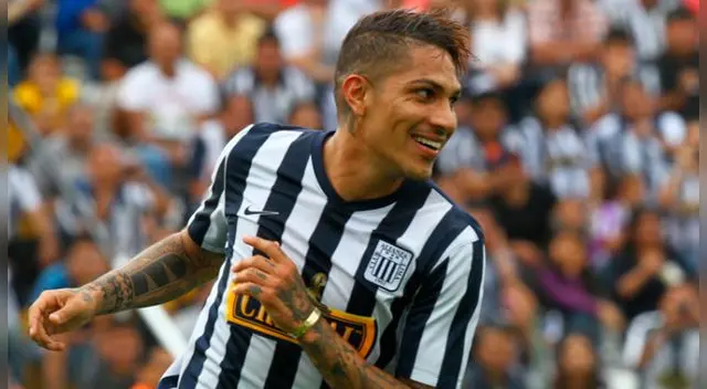 Alianza Lima le regalo la camiseta a Paolo Guerrero.