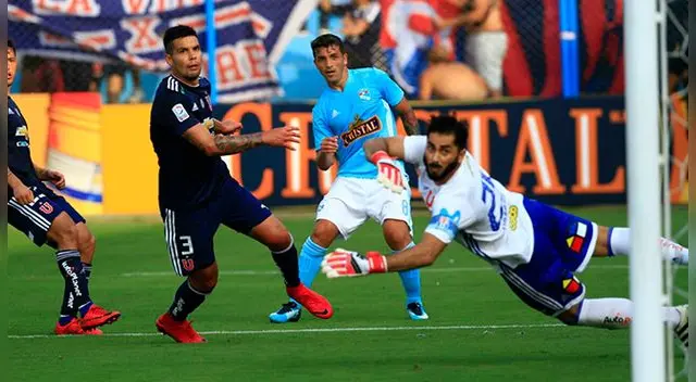 Gabriel Costa anota el 2-1 de Sporting Cristal ante la U de Chile. Gabriel Costa anota el 2-1 de Sporting Cristal ante la U de Chile.
