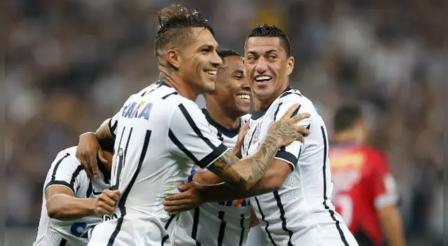El Corinthians quiere sea cómo sea a Paolo Guerrero. Foto: AP El Corinthians quiere sea cómo sea a Paolo Guerrero. Foto: AP
