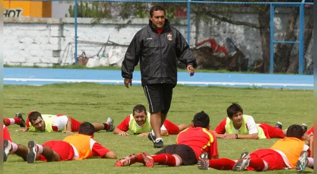 Julio Zamora fue técnico del FBC Melgar en el 2012.