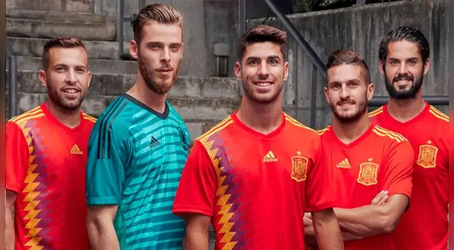 5. España dejó a muchos con la boca abierta con los colores que añadirá al costa de su tradicional camiseta roja