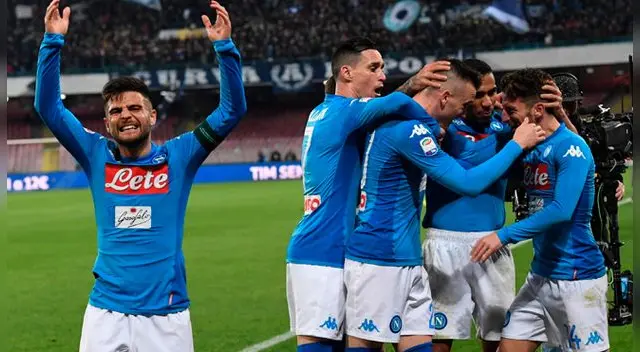 Napoli recuperó el liderato de la Serie A y se ilusiona Scudetto tras largos 27 años Napoli recuperó el liderato de la Serie A y se ilusiona Scudetto tras largos 27 años