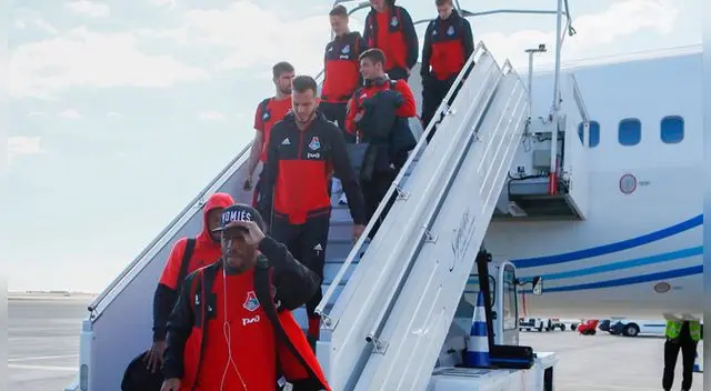 Jefferson Farfán arribó hace unas horas a Niza con la delegación del Lokomotiv. Jefferson Farfán arribó hace unas horas a Niza con la delegación del Lokomotiv.