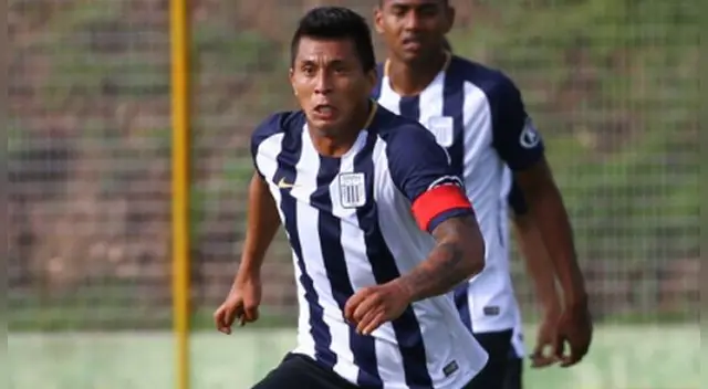Rinaldo Cruzado, durante un partido de Alianza Lima. Rinaldo Cruzado, durante un partido de Alianza Lima.