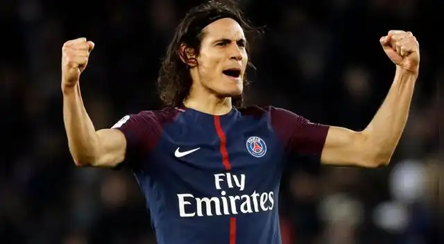 Edinson Cavani igualó en goles a Harry Kane en la lucha por la Bota de Oro