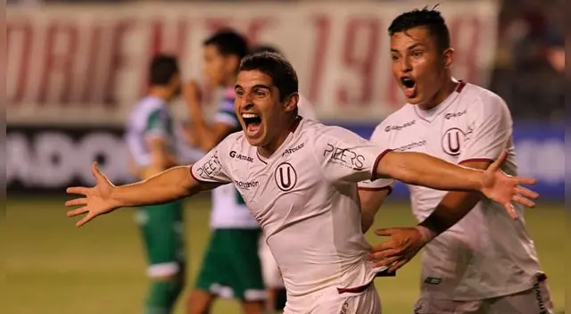 Aldo Corzo celebra uno de sus goles a Oriente Petrolero.