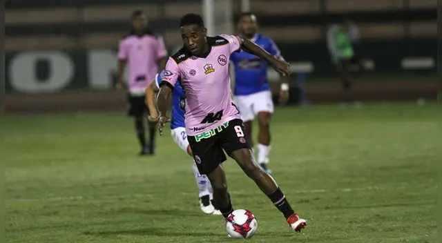 Luis Tejada, durante el Sport Boys-Unión Comercio. Luis Tejada, durante el Sport Boys-Unión Comercio.