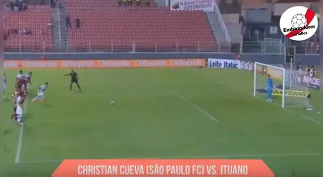 Christian Cueva, antes de cobrar su penal en el Ituano-Sao Paulo.