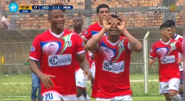 Reimond Manco homenajea a Daniel Peredo tras anotar gol. Reimond Manco homenajea a Daniel Peredo tras anotar gol.