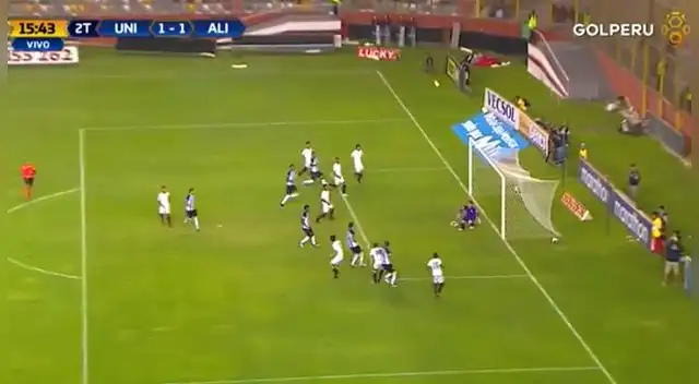 La milagrosa atajada de Leao Butrón a Aldo Corzo La milagrosa atajada de Leao Butrón a Aldo Corzo