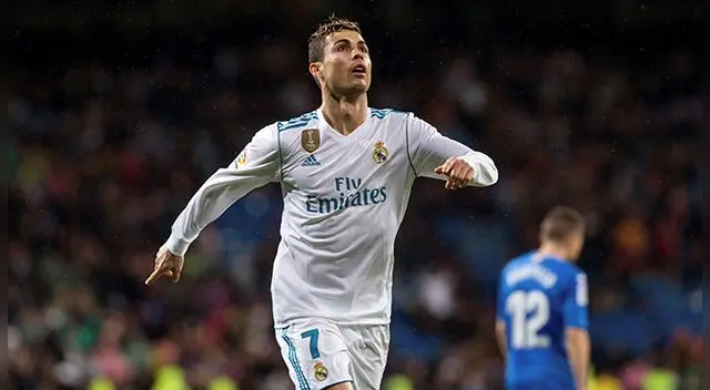 Cristiano Ronaldo celebra un gol con el Real Madrid. Cristiano Ronaldo celebra un gol con el Real Madrid.