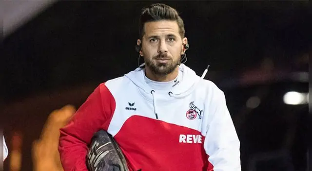 Claudio Pizarro anotó un gol el domingo pasado en la derrota del Colonia por 3-2 ante Stuttgart en la Bundesliga.