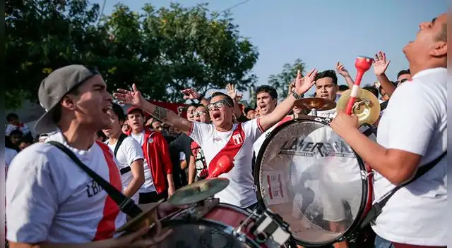Miles de peruanos dejarán su amada tierra para armar la fiesta en Rusia. Miles de peruanos dejarán su amada tierra para armar la fiesta en Rusia.