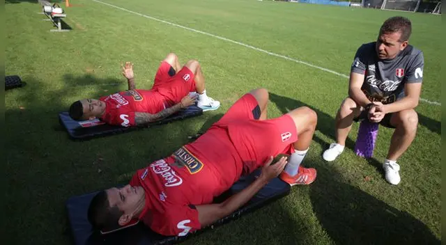 Corzo y Cueva en pleno estiramiento 