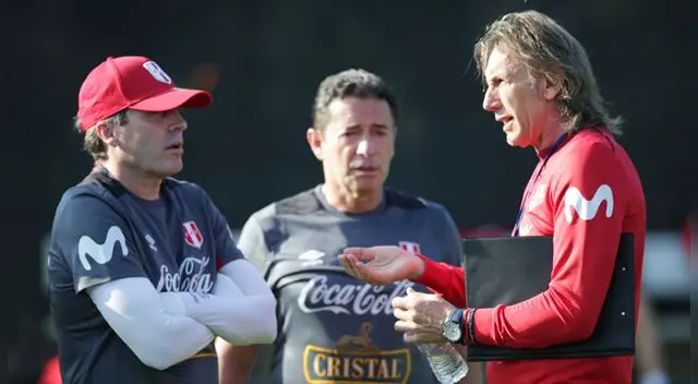 Ricardo Gareca al lado de Néstor Bonillo y Sergio Santín 