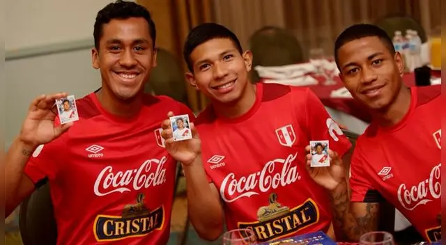 Los jugadores de la selección peruana recibieron el Álbum Panini. Foto: FPF