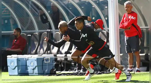 La selección peruana trabajó este jueves en el Hard Rock Stadium previo a su amistoso con Croacia. Foto: Luis Jímenez