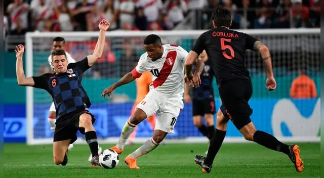 Jefferson Farfán estuvo 'endemoniado' en el imponente Hard Rock Stadium. Jefferson Farfán estuvo 'endemoniado' en el imponente Hard Rock Stadium.