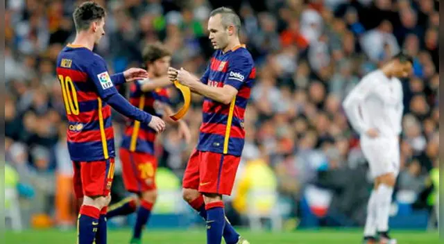 Andrés Iniesta le dejaría la cinta a Lionel Messi. Fuente: EFE