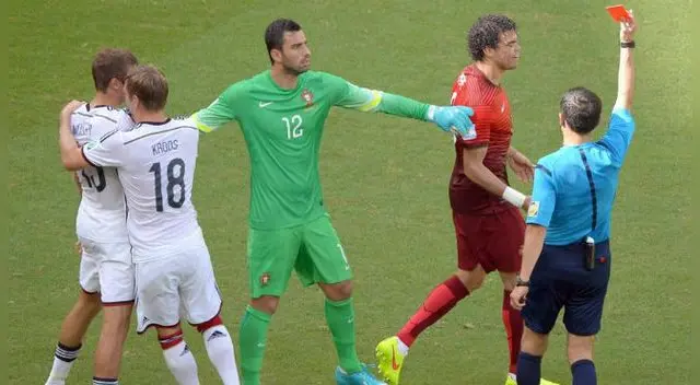 Esperemos menos polémicas decisiones arbitrales para este Mundial de Rusia. Foto: AP Esperemos menos polémicas decisiones arbitrales para este Mundial de Rusia. Foto: AP