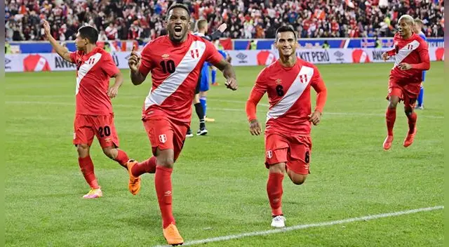 Jefferson Farfán fue uno de los más destacados en la última fecha FIFA. 