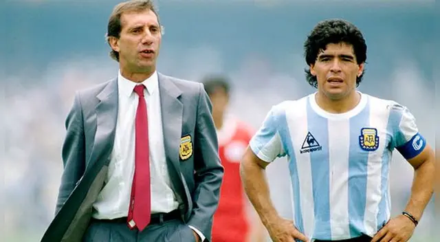 Carlos Salvador Bilardo y Diego Armando Maradona en el Mundial México 1986.