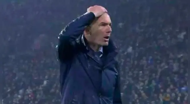 Zinedine Zidane lleva dos títulos de Champions League de manera consecutiva con el Real Madrid. Zinedine Zidane lleva dos títulos de Champions League de manera consecutiva con el Real Madrid.