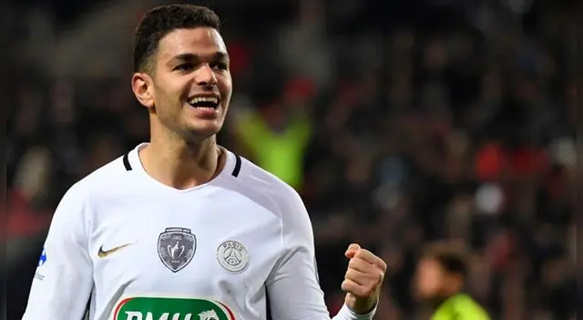 Hatem Ben Arfa celebra un gol del PSG.