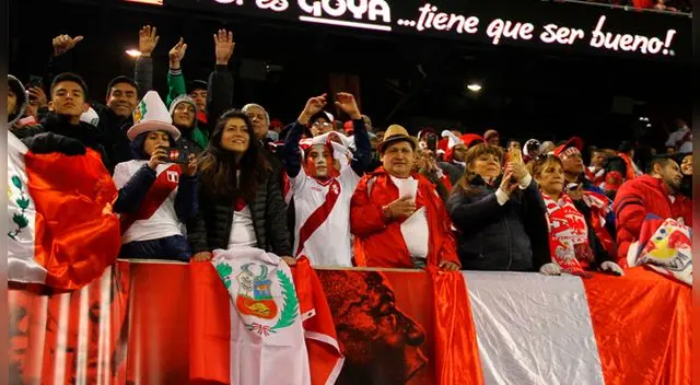 Hinchas en la gira de Perú en Estados Unidos Hinchas en la gira de Perú en Estados Unidos
