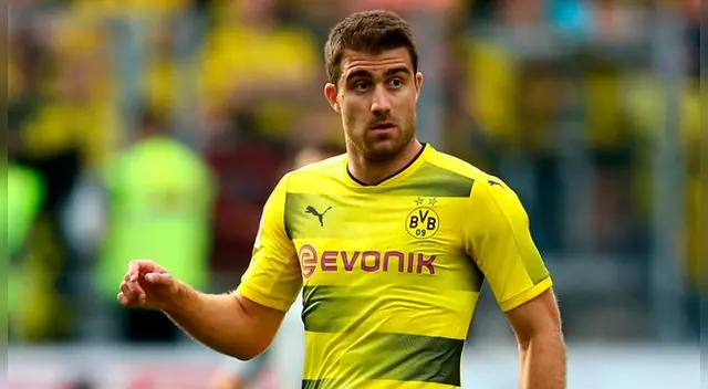 Sokratis Papastathopoulos es tentado por los tres clubes más representativos de Inglaterra.