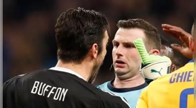 La última expulsión que sufrió Gianluigi Buffon fue por Serie A en el 2014 frente a la Lazio (1-1). La última expulsión que sufrió Gianluigi Buffon fue por Serie A en el 2014 frente a la Lazio (1-1).