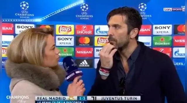 Gianluigi Buffon disparó con todo hacia Michael Oliver. Gianluigi Buffon disparó con todo hacia Michael Oliver.