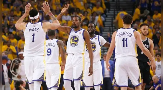 Los Warriors ganaron 113-92 a los Spurs en los playoffs de la NBA.