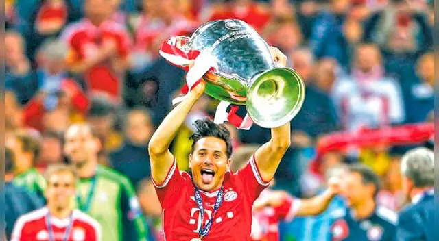 Pizarro celebrando con la 'Orejona'. Pizarro celebrando con la 'Orejona'.