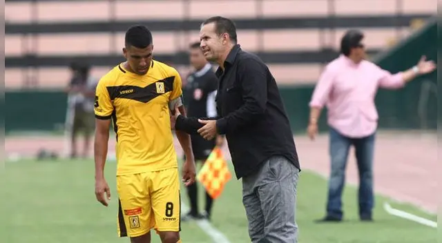 Carlos Silvestri lleva tres temporadas con la Academia Cantolao. Carlos Silvestri lleva tres temporadas con la Academia Cantolao.