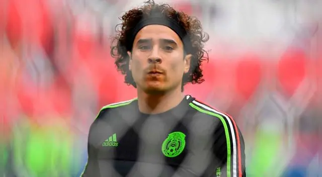 'Memo' Ochoa es el "8" del Standard Liege. 'Memo' Ochoa es el "8" del Standard Liege.