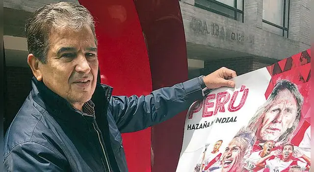 Jorge Luis Pinto con el poster especial de Líbero. Jorge Luis Pinto con el poster especial de Líbero.
