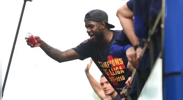 Samuel Umtiti consigió su primer título de Liga con el Barcelona. Samuel Umtiti consigió su primer título de Liga con el Barcelona.