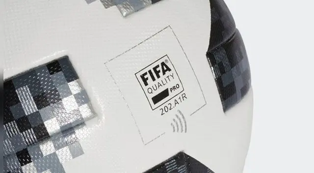 Telstar '18 tiene una tecnología hecha para el hincha. Fuente: Adidas