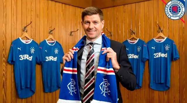 Steven Gerrard dejó Liverpool para dirigir al Rangers de Escocia