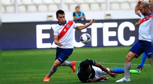 Rodrigo Cuba enfrentando a Alianza Lima. Rodrigo Cuba enfrentando a Alianza Lima.