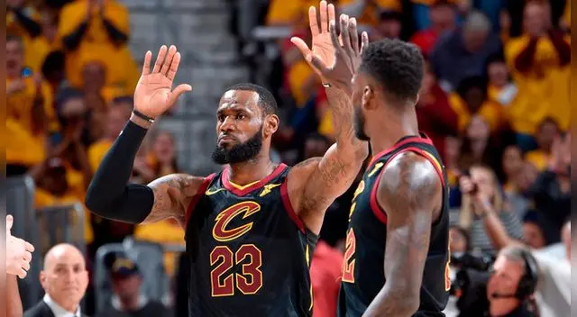 Cleveland Cavaliers ganó 128-93 a Toronto Raptors.  Cleveland Cavaliers ganó 128-93 a Toronto Raptors.
