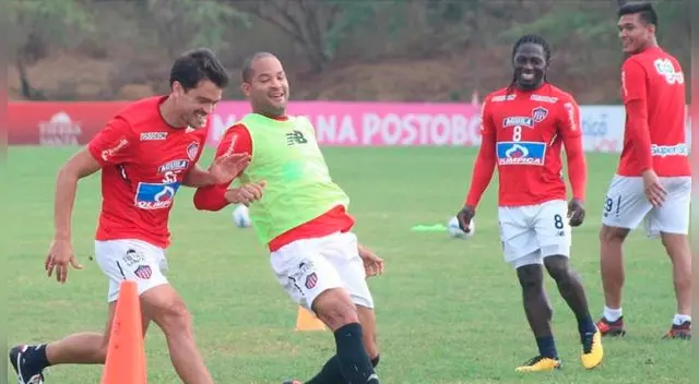 Alberto Rodríguez lleva 6 partidos con el Junior de Barranquilla (5 en Liga de Colombia y 1 por Copa Libertadores). Alberto Rodríguez lleva 6 partidos con el Junior de Barranquilla (5 en Liga de Colombia y 1 por Copa Libertadores).