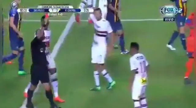 Christian Cueva sumó su segunda expulsión con la camiseta del Sao Paulo desde su arribo en el 2016. Christian Cueva sumó su segunda expulsión con la camiseta del Sao Paulo desde su arribo en el 2016.
