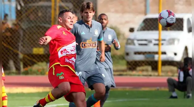 Carlos Neumann enfrenta a Sporting Cristal.