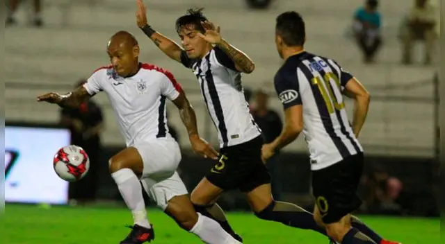 Francisco Duclós enfrenta a Jesús Chávez en un Alianza Lima vs. San Martín en Matute. Francisco Duclós enfrenta a Jesús Chávez en un Alianza Lima vs. San Martín en Matute.